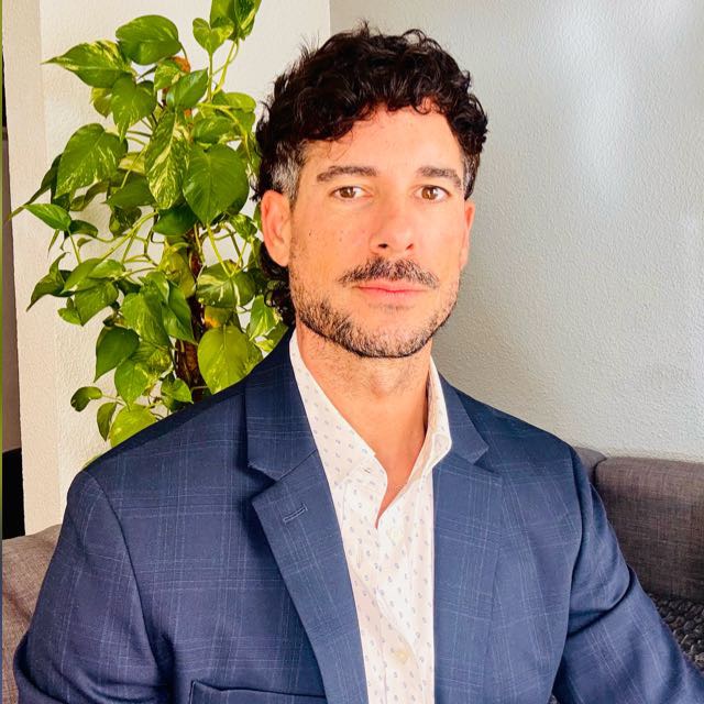 Antonio Caballero, agente de seguros exclusivo de Caser Seguros